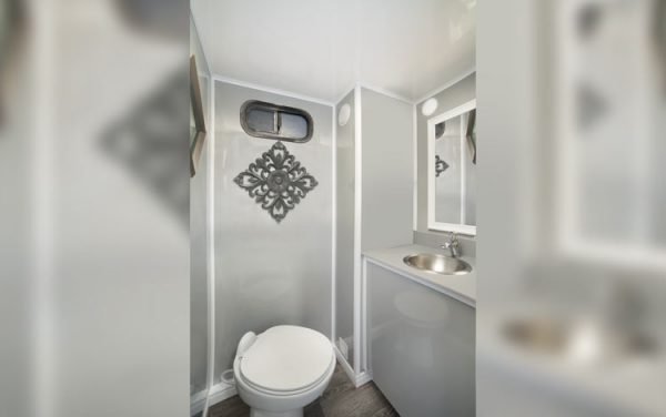 rent restroom trailer